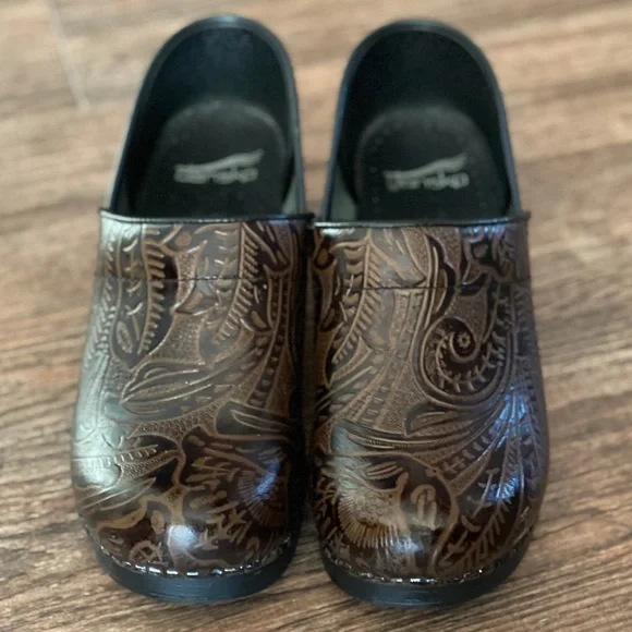 Dansko Brown Floral Paisley Embossed tooled sz 38 - Picture 2 of 13